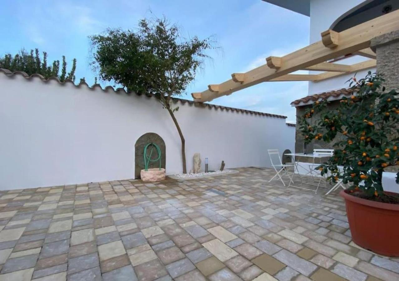 Loft Comodo Ed Elegante • Wi-Fi E Colazione Sanluri Exterior photo